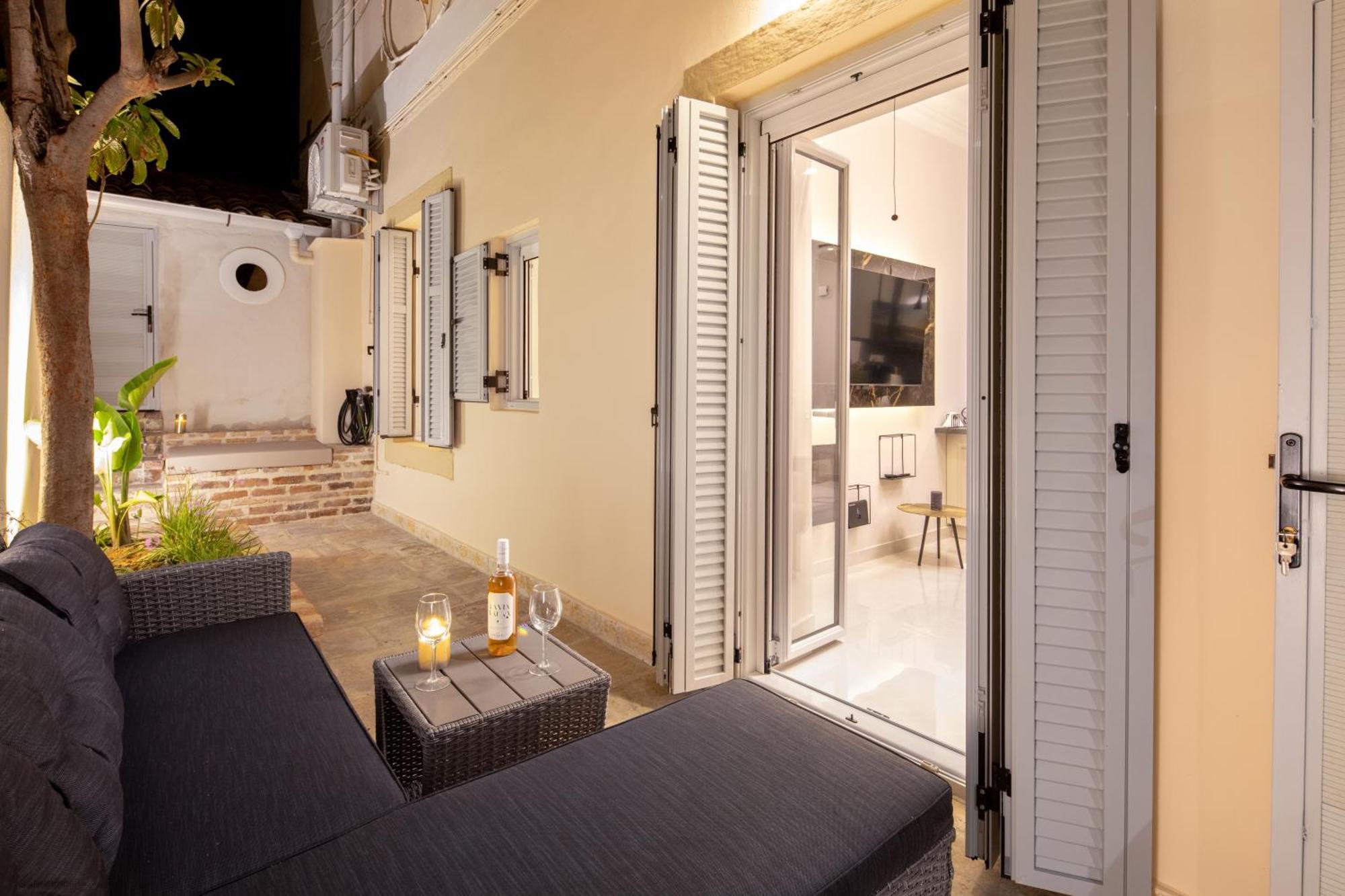 Modern-Vintage Old Town Suites Corfu  Экстерьер фото